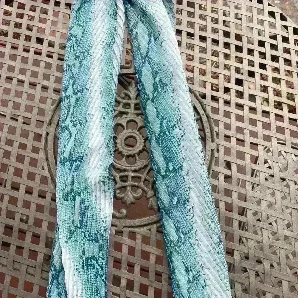 NWOT Blue and White Snakeprint Scarf - Picture 4 of 4